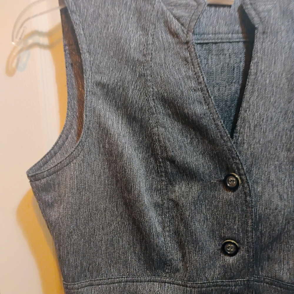 Chic Gray Button-Down Midi Dress - image 5